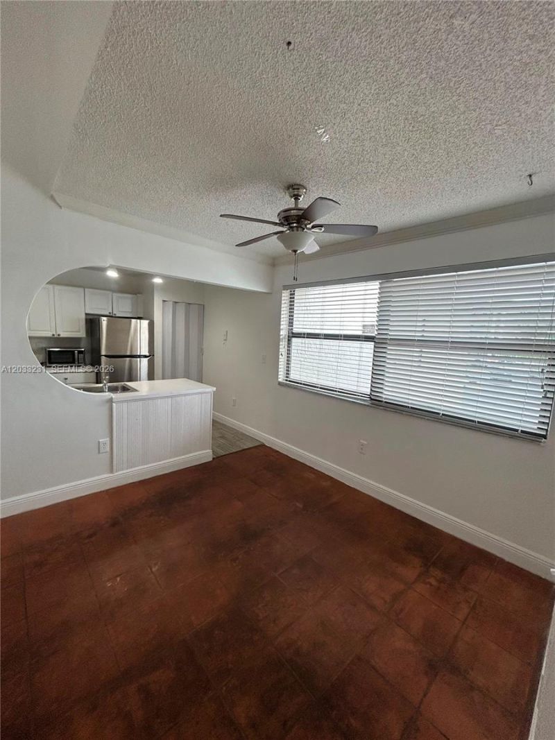 10284 NW 9th St Cir, Unit 204, Miami, FL 33172 Photo