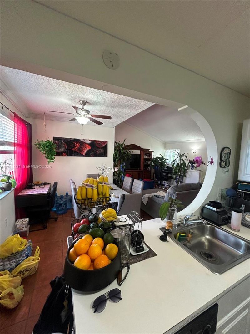 10284 NW 9th St Cir , Unit 204, Miami, FL 33172 Photo