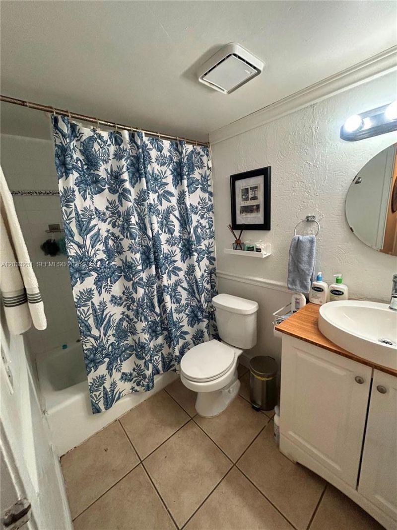 10284 NW 9th St Cir , Unit 204, Miami, FL 33172 Photo