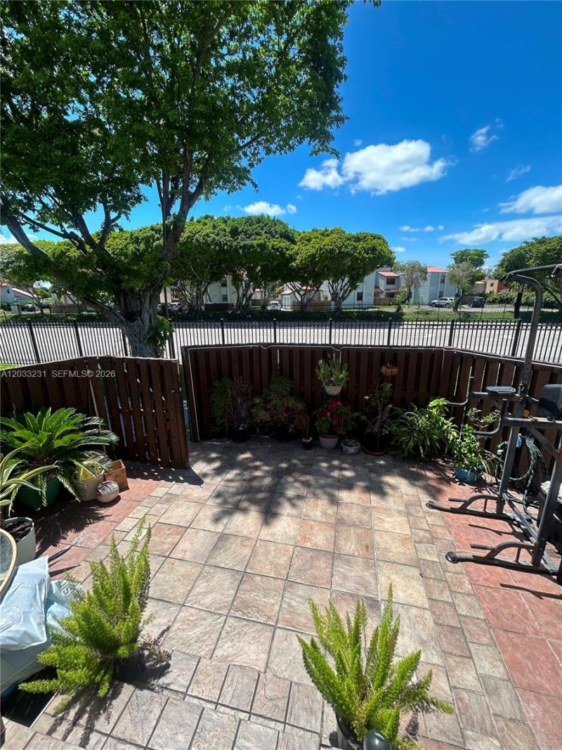 10284 NW 9th St Cir , Unit 204, Miami, FL 33172 Photo