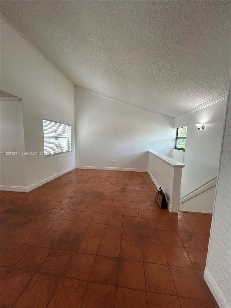 10284 NW 9th St Cir, Unit 204, Miami, FL 33172 Photo