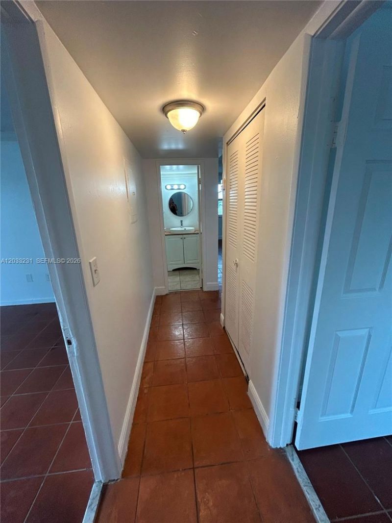 10284 NW 9th St Cir, Unit 204, Miami, FL 33172 Photo