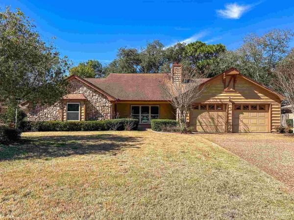 2505 Semoran Dr, Pensacola, FL 32503