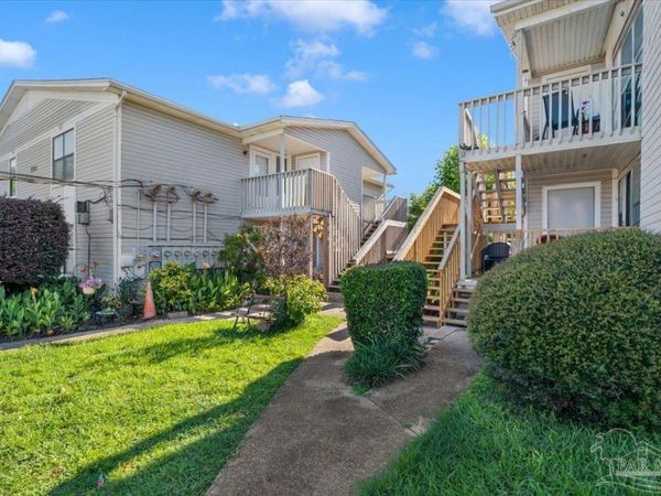 1301 Redwood Ln, Unit F, Gulf Breeze, FL 32563