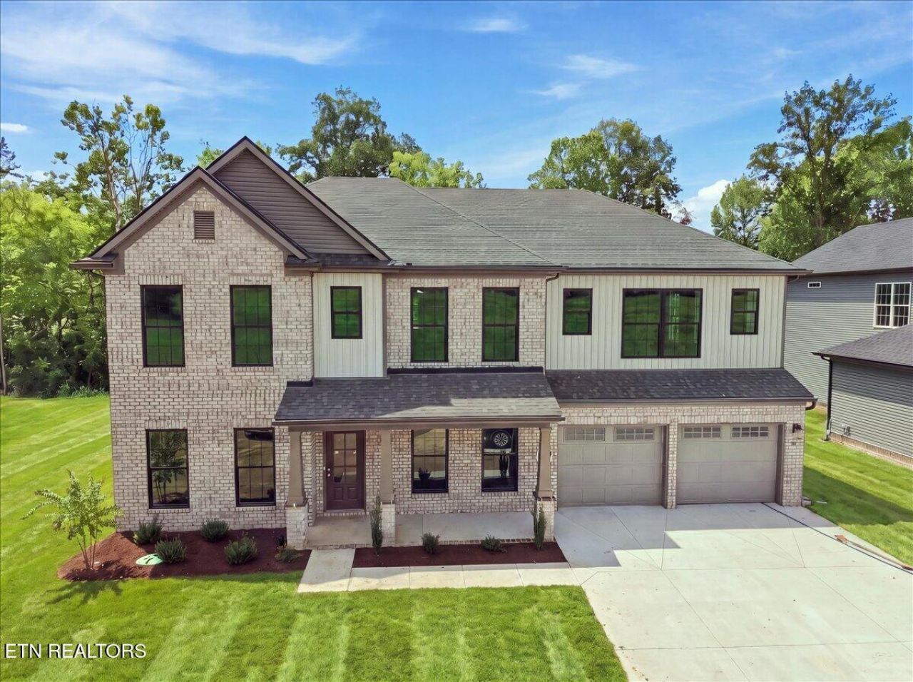 1635 Harvey Rd, Lenoir City, TN 37772 Main Photo