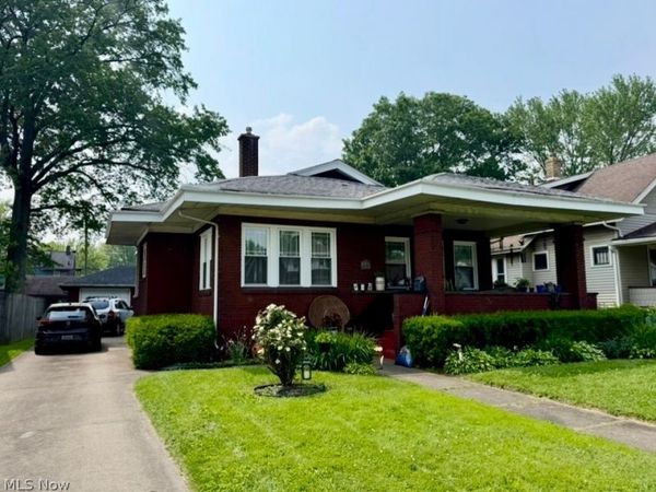 578 SE Oak Knoll Avenue SE, Warren, OH 44483