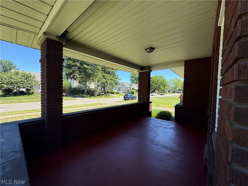 578 SE Oak Knoll Avenue SE, Warren, OH 44483 Photo 4