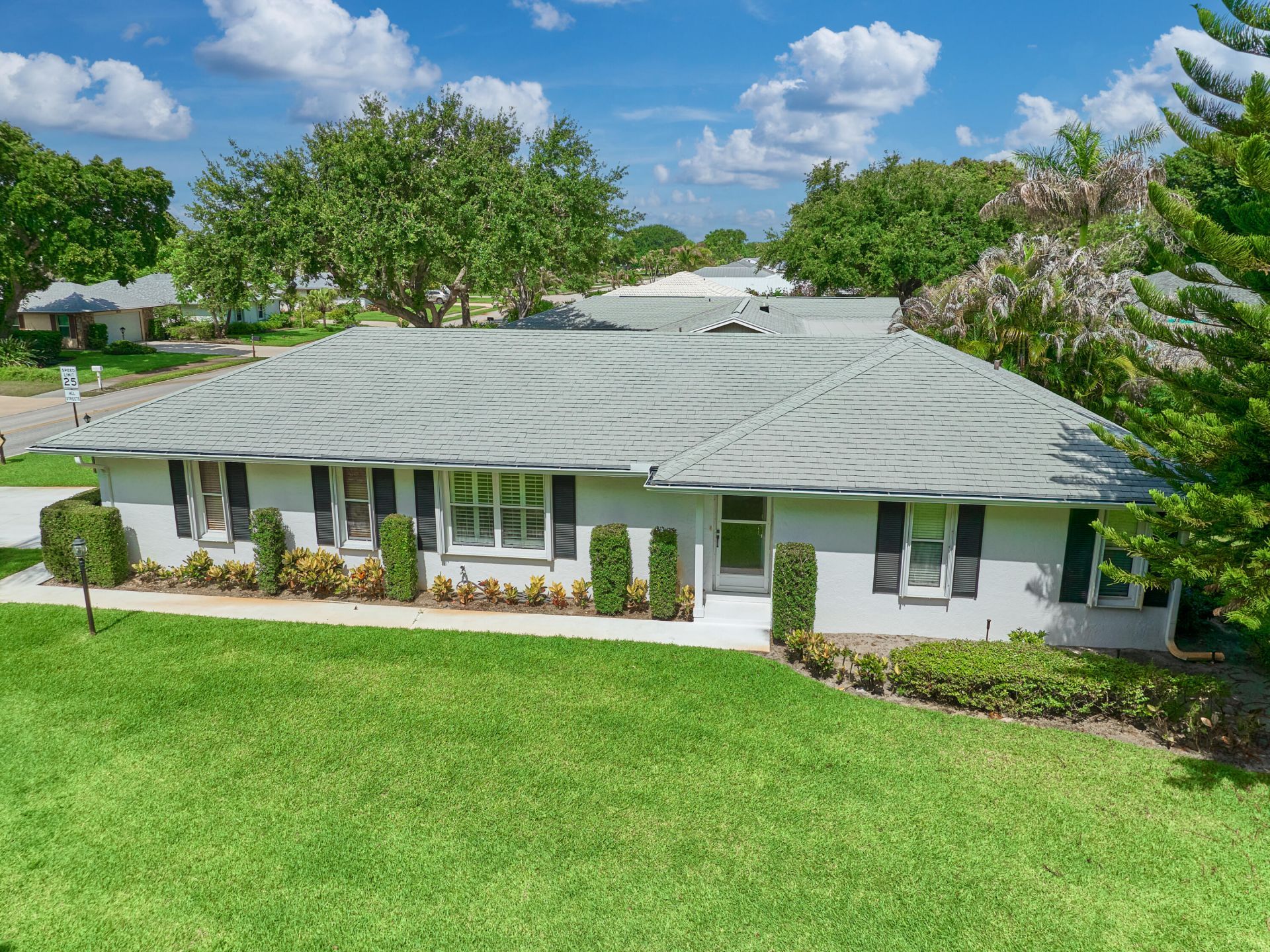 9901 SE Little Club Way N, Tequesta, FL 33469 Photo