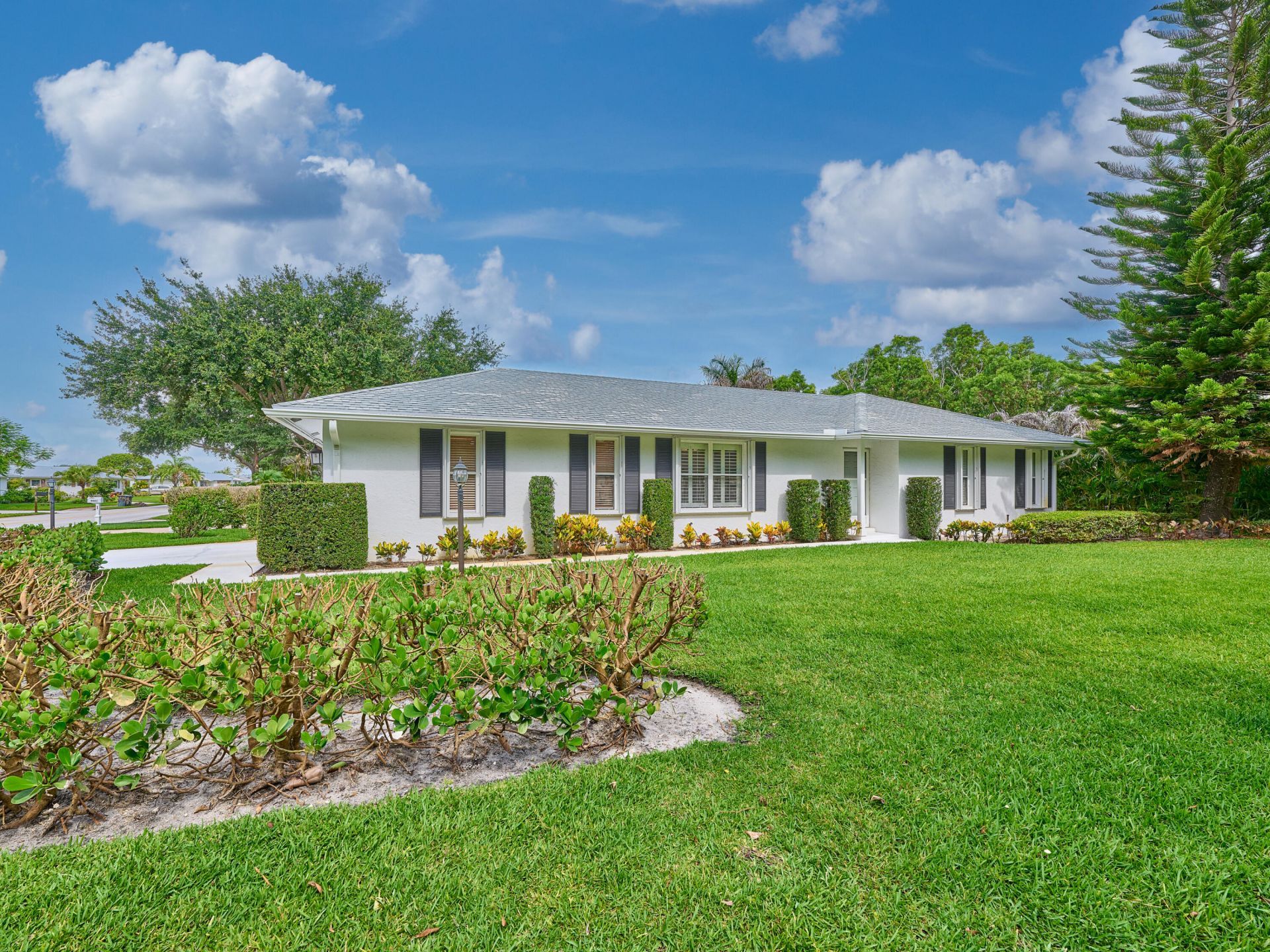 9901 SE Little Club Way N, Tequesta, FL 33469 Photo