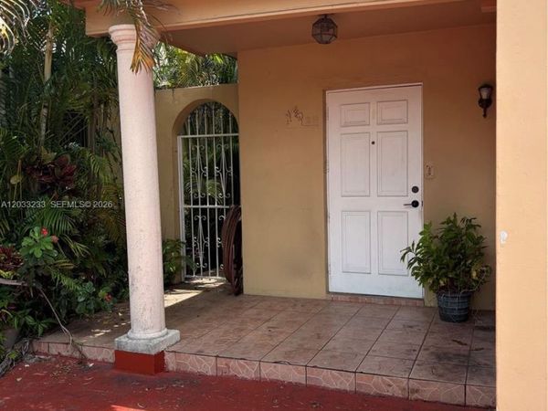 211 NW 60th Ave , Miami, FL 33126