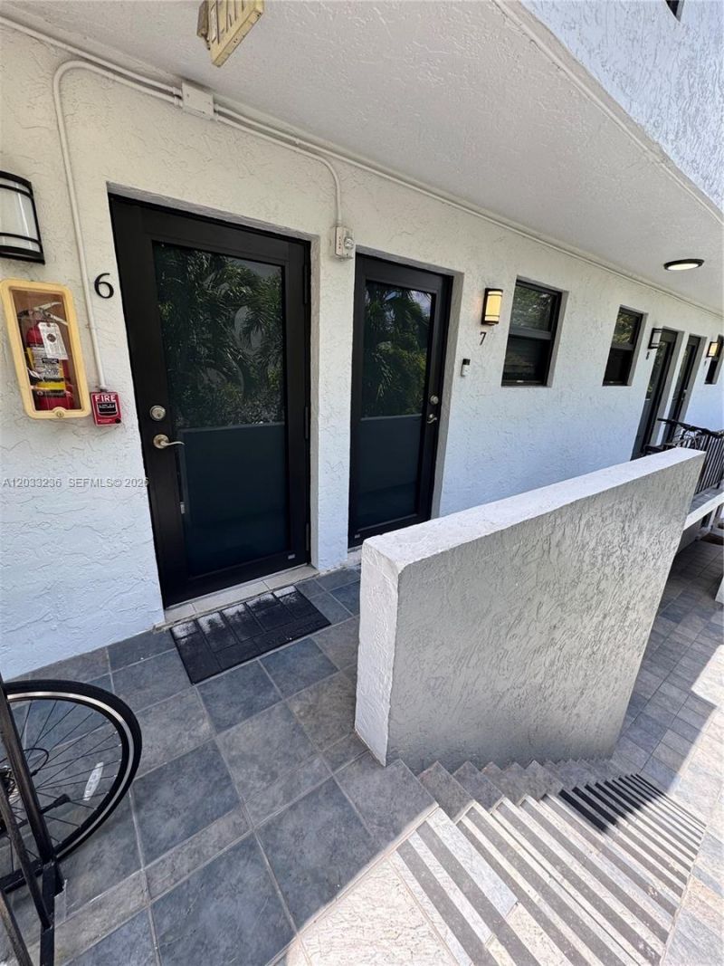 3011 SW 1st Ave , Unit 6, Miami, FL 33129 Photo