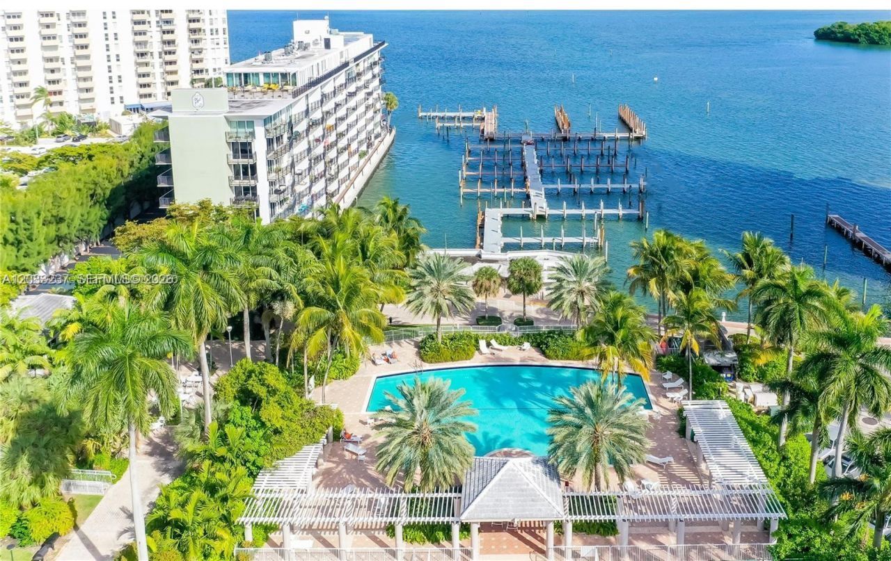 770 NE 69th St , Unit 5D, Miami, FL 33138 Photo
