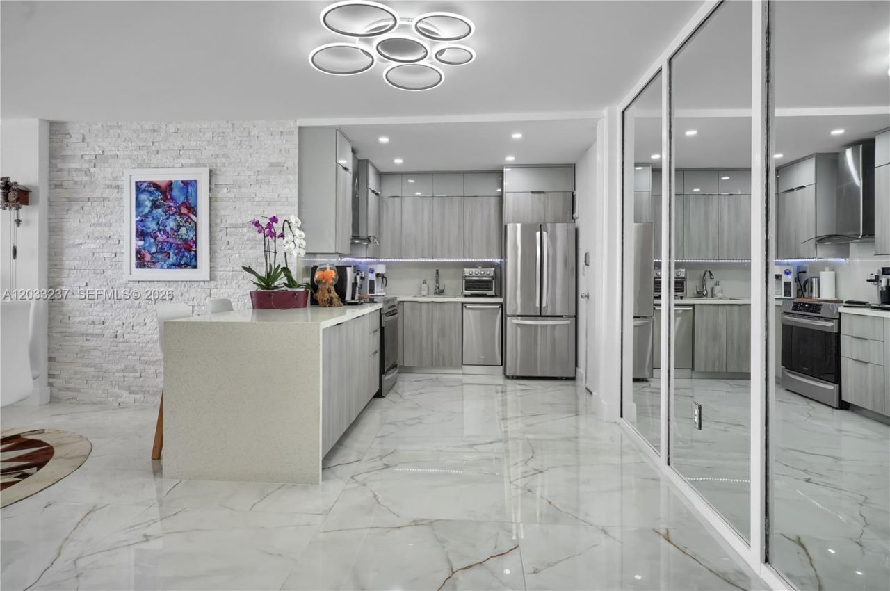 770 NE 69th St , Unit 5D, Miami, FL 33138 Photo