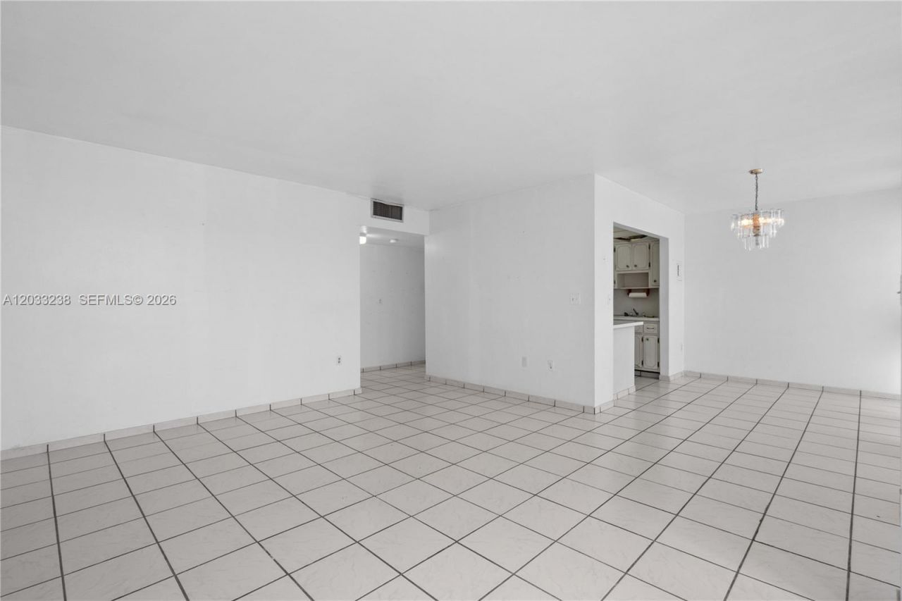 8001 Byron Ave , Unit 3C, Miami Beach, FL 33141 Photo
