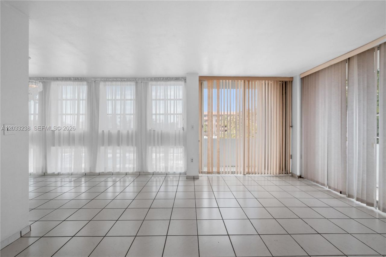 8001 Byron Ave , Unit 3C, Miami Beach, FL 33141 Photo