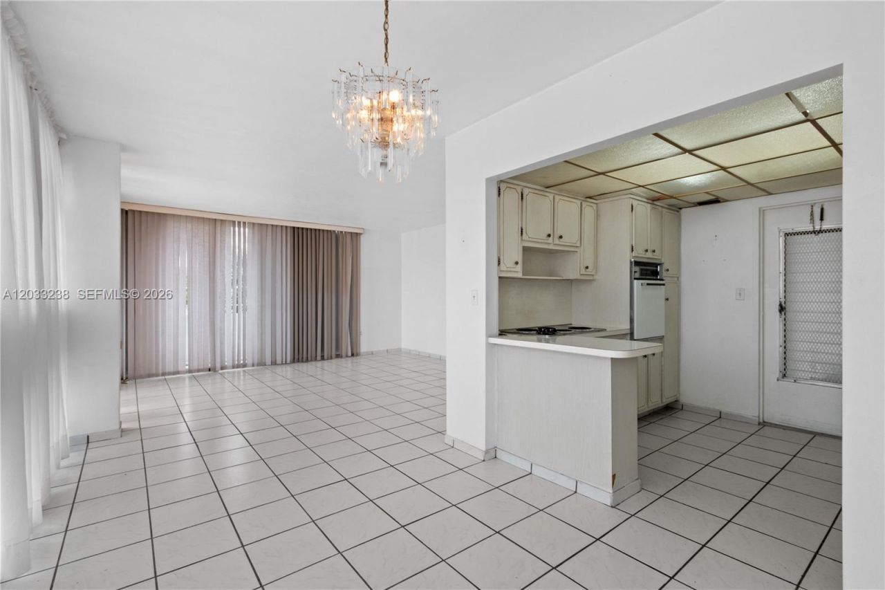 8001 Byron Ave , Unit 3C, Miami Beach, FL 33141 Photo