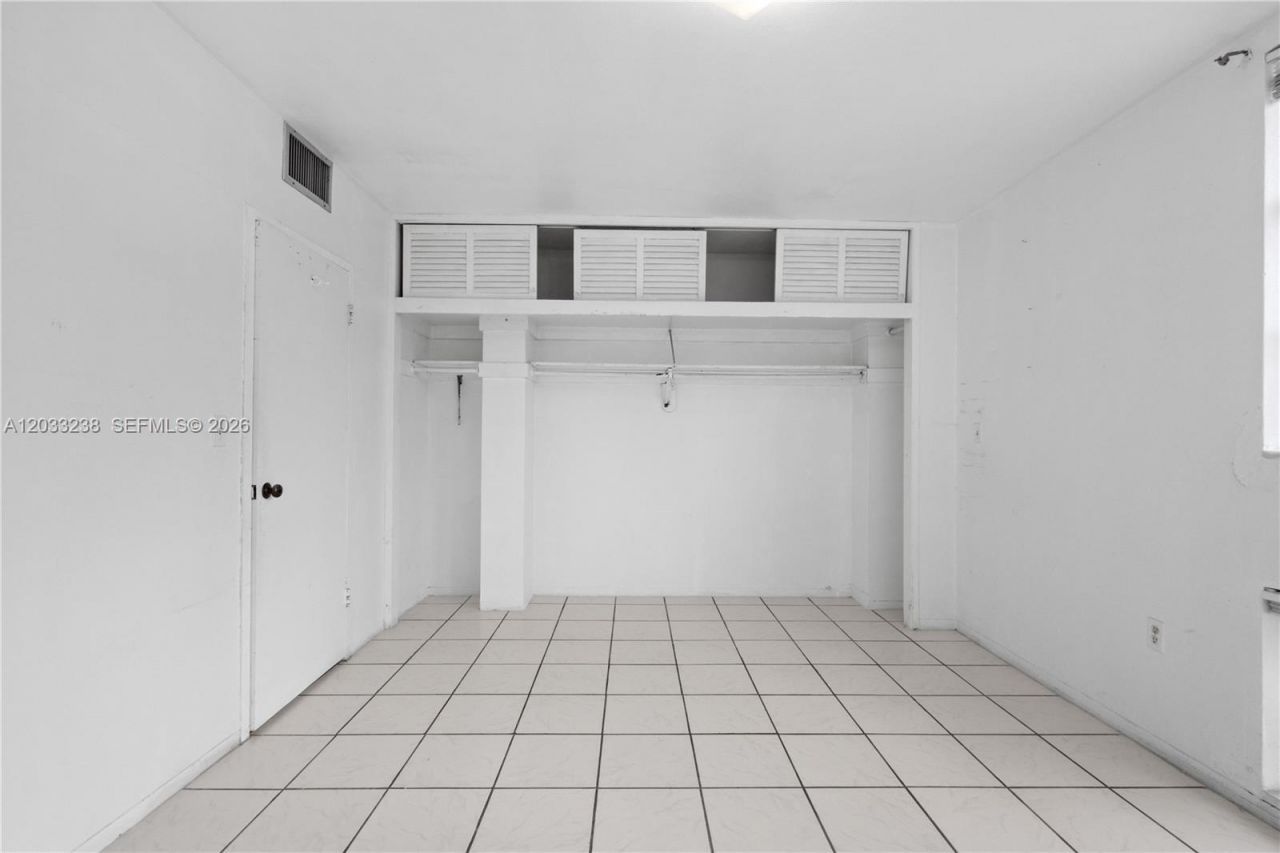 8001 Byron Ave , Unit 3C, Miami Beach, FL 33141 Photo