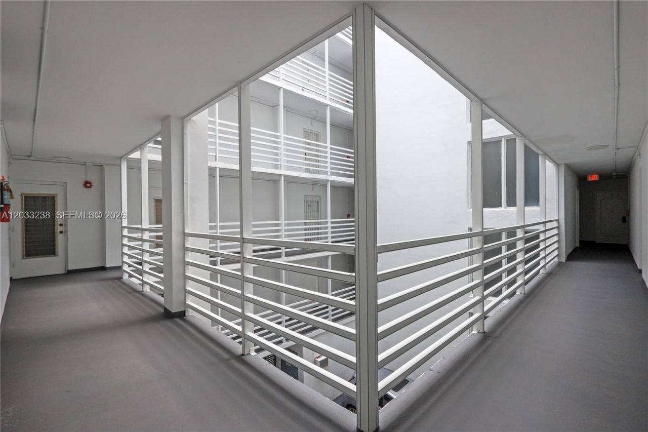8001 Byron Ave , Unit 3C, Miami Beach, FL 33141 Photo