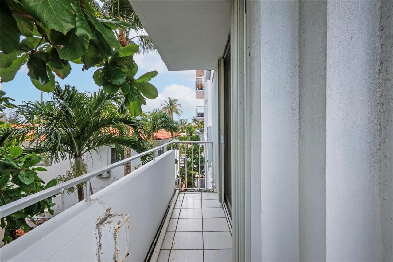 8001 Byron Ave , Unit 3C, Miami Beach, FL 33141 Photo