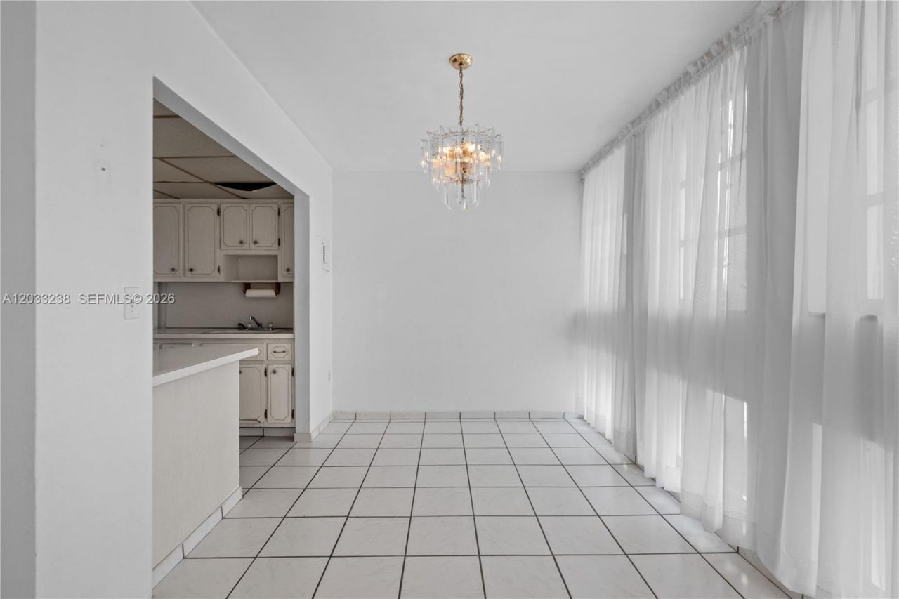 8001 Byron Ave , Unit 3C, Miami Beach, FL 33141 Photo