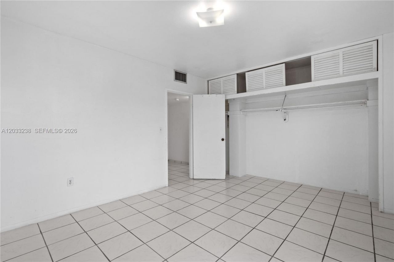 8001 Byron Ave , Unit 3C, Miami Beach, FL 33141 Photo