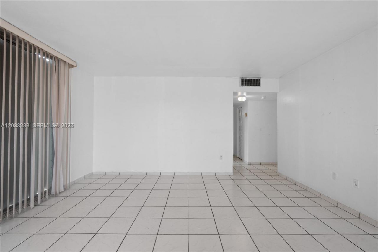 8001 Byron Ave , Unit 3C, Miami Beach, FL 33141 Photo