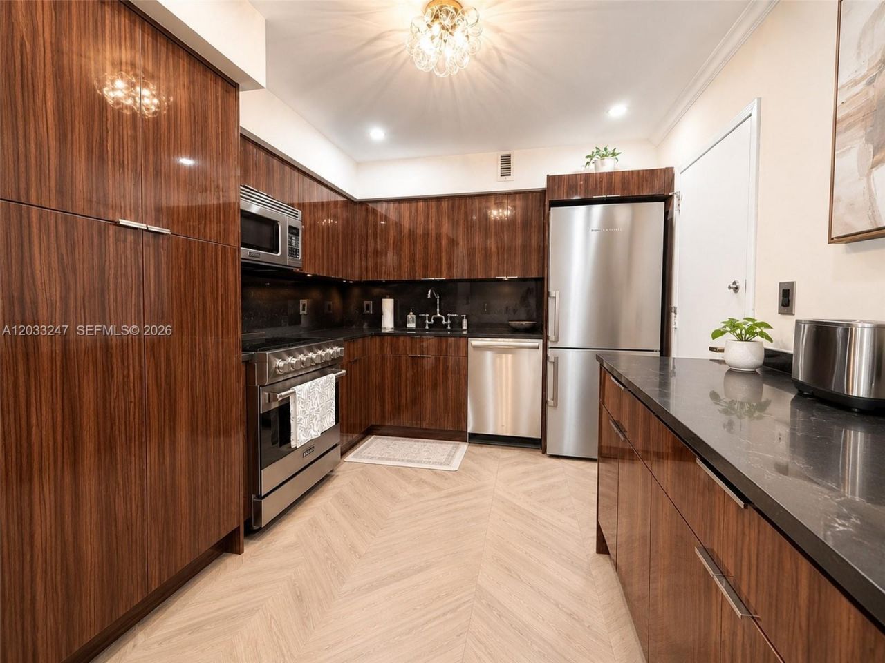 5700 Collins Ave , Unit 3A, Miami Beach, FL 33140 Photo