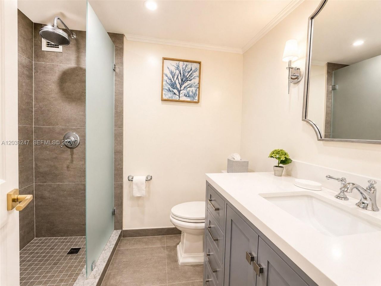5700 Collins Ave , Unit 3A, Miami Beach, FL 33140 Photo