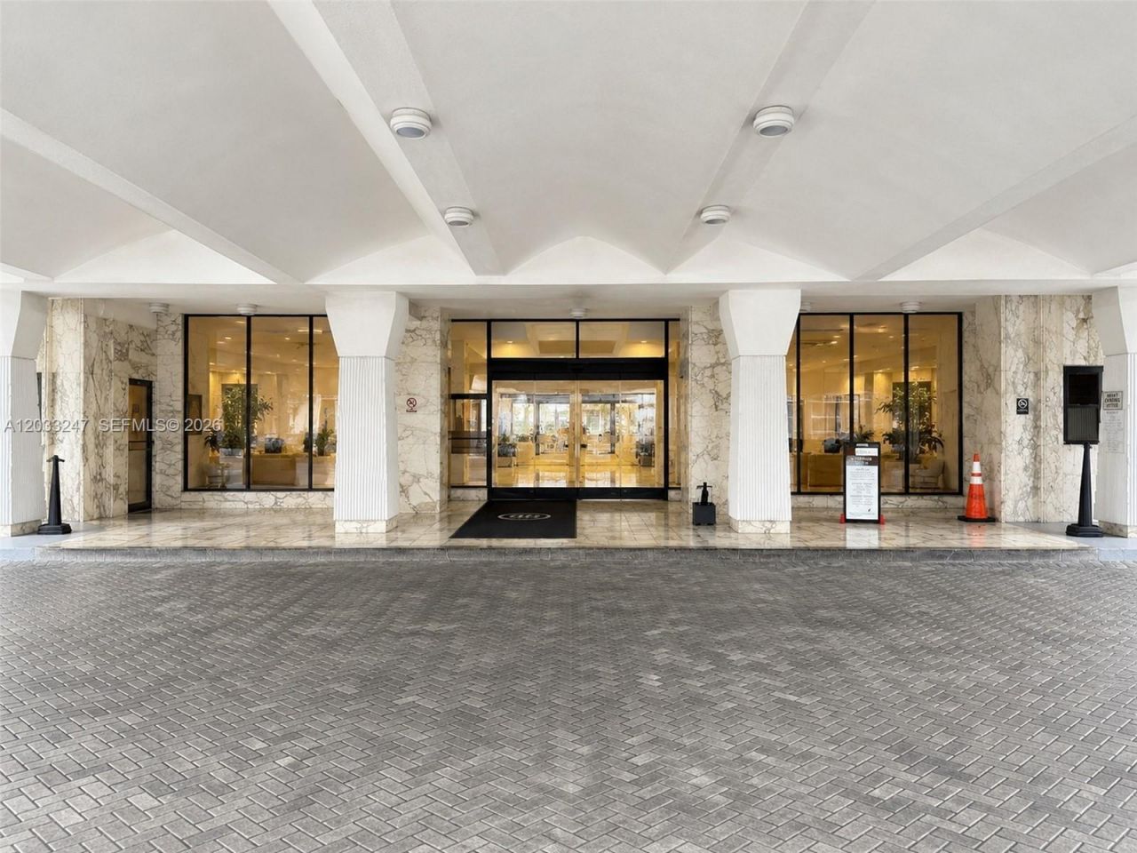 5700 Collins Ave , Unit 3A, Miami Beach, FL 33140 Photo