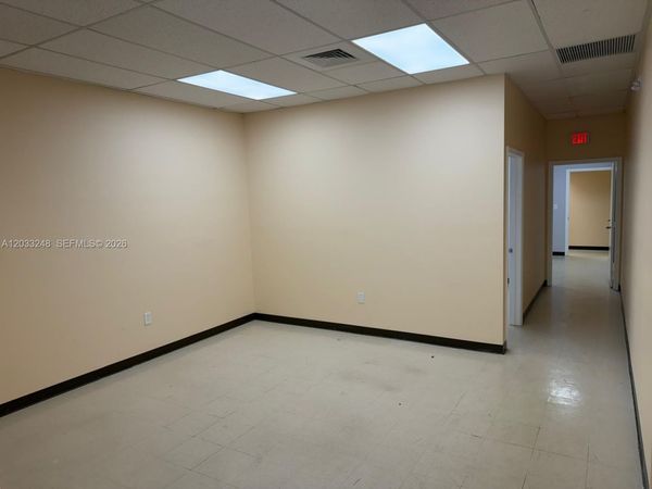 8688 NW 44 ST , Sunrise, FL 33351
