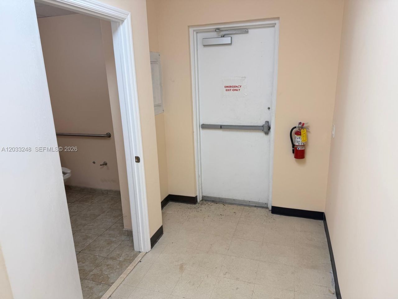 8688 NW 44 St , Sunrise, FL 33351 Photo