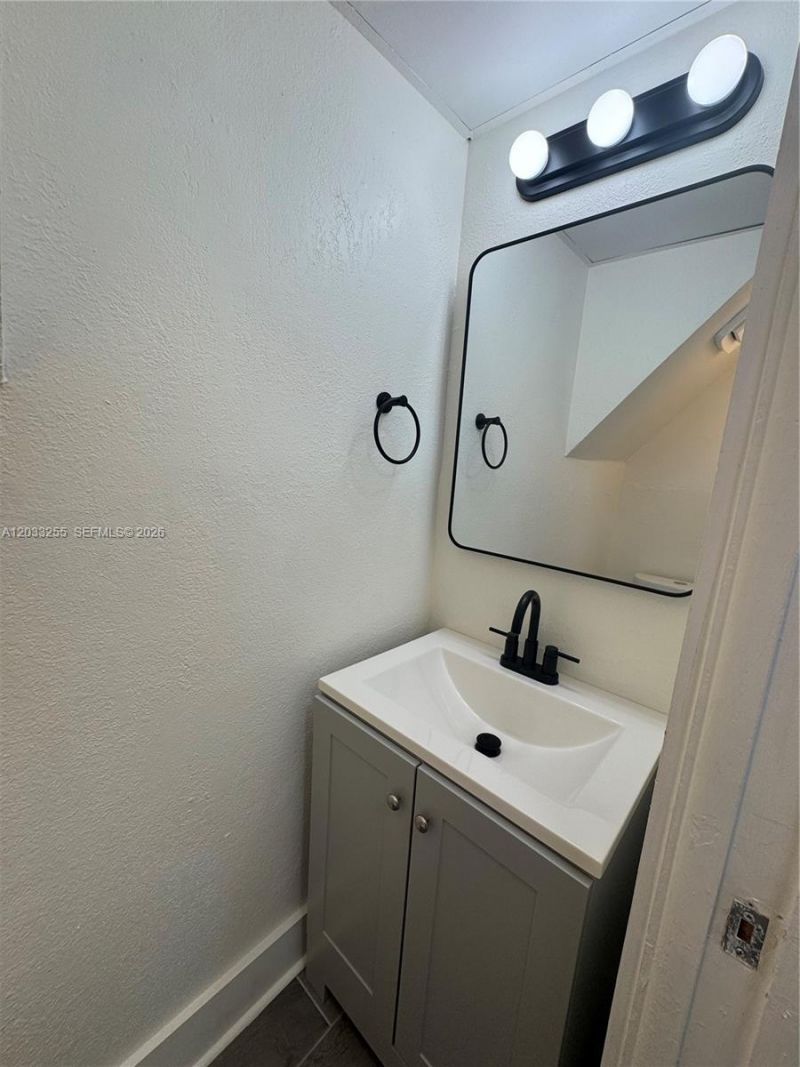 3011 SW 1st Ave, Unit 9, Miami, FL 33129 Photo
