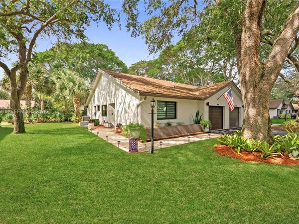 4148 N Palm Forest Dr N , Delray Beach, FL 33445