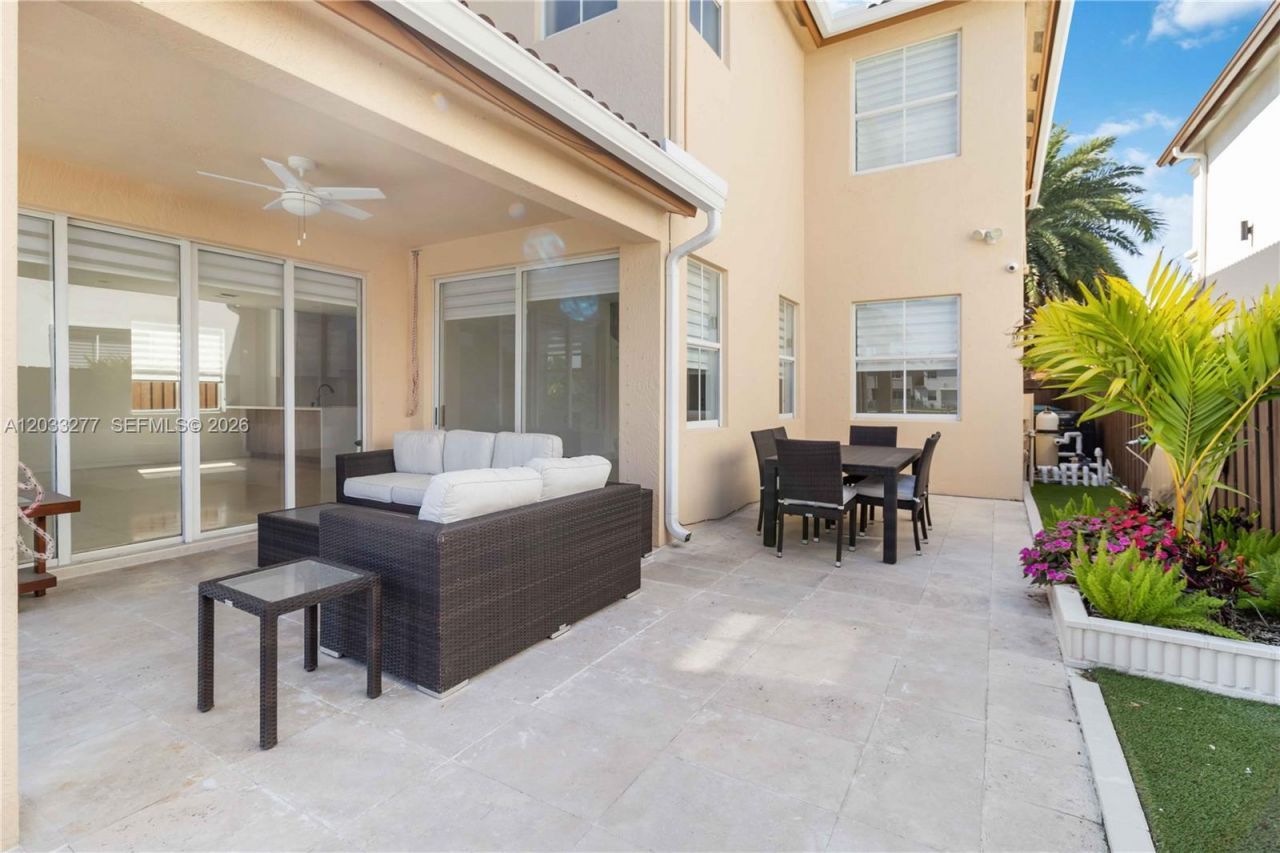 8551 NW 110th Ave , Unit 8551, Doral, FL 33178 Photo