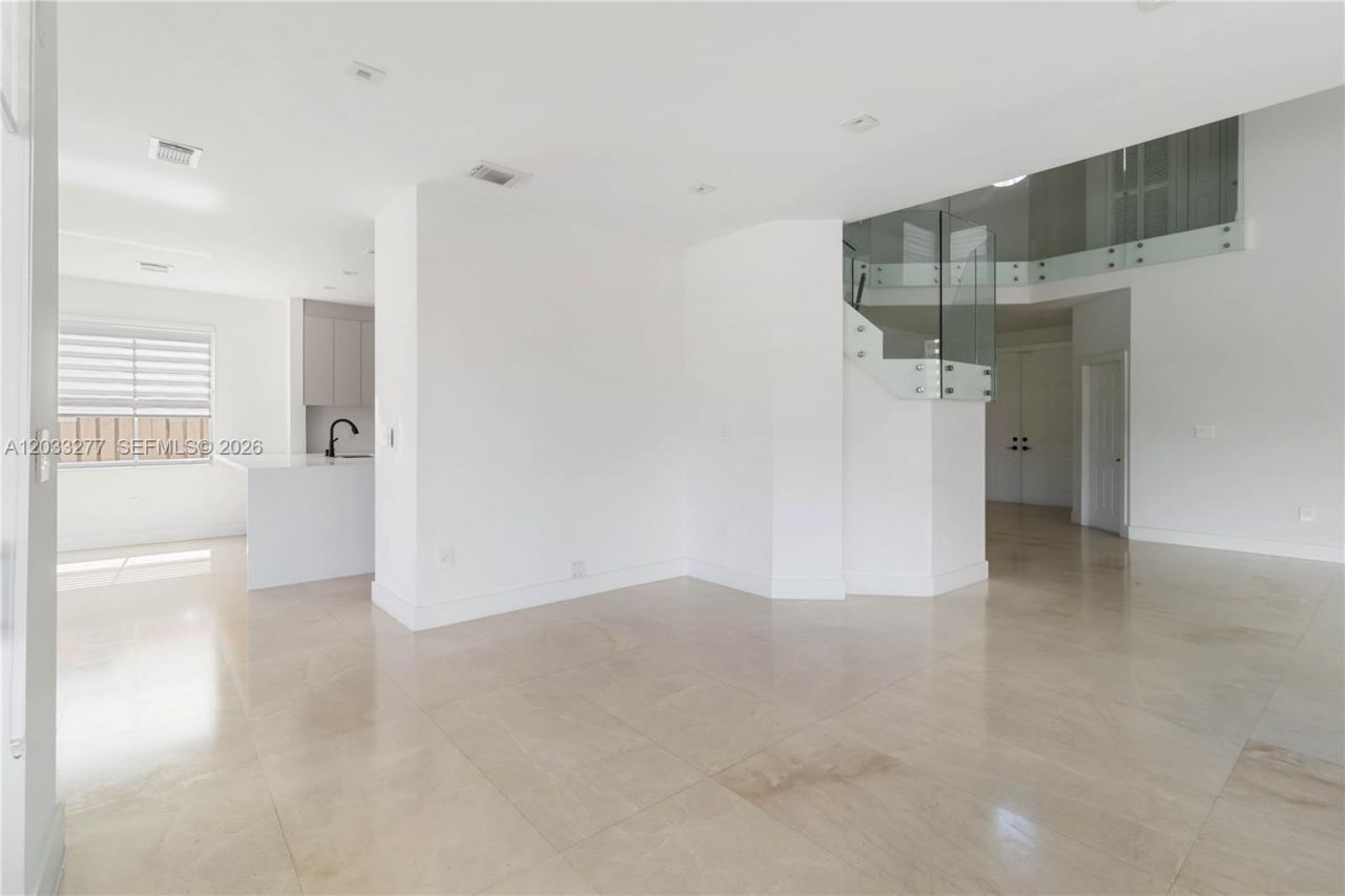 8551 NW 110th Ave , Unit 8551, Doral, FL 33178 Photo