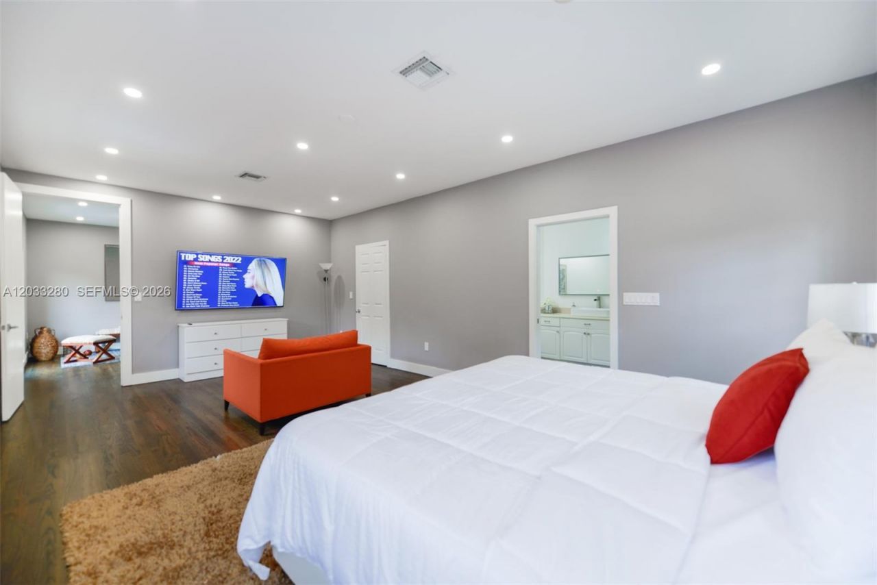 1209 NE 96th St , Unit 1209, Miami Shores, FL 33138 Photo