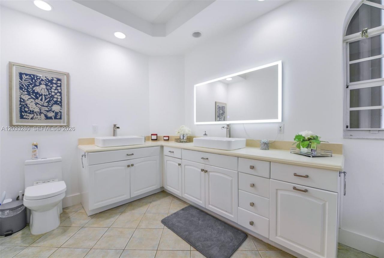 1209 NE 96th St , Unit 1209, Miami Shores, FL 33138 Photo