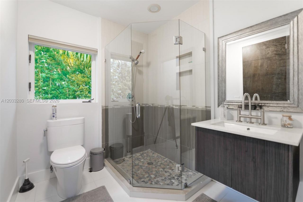 1209 NE 96th St , Unit 1209, Miami Shores, FL 33138 Photo