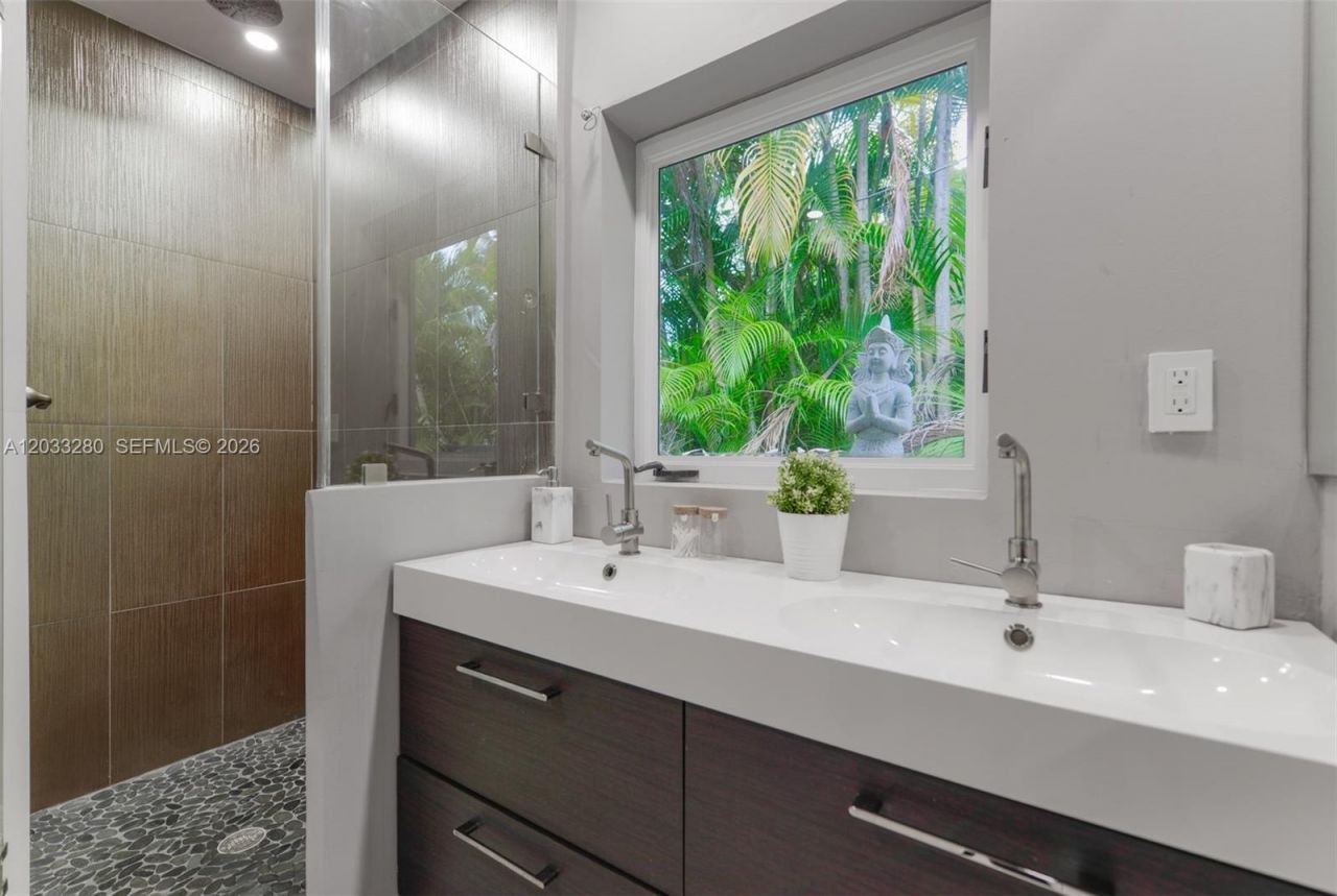 1209 NE 96th St , Unit 1209, Miami Shores, FL 33138 Photo
