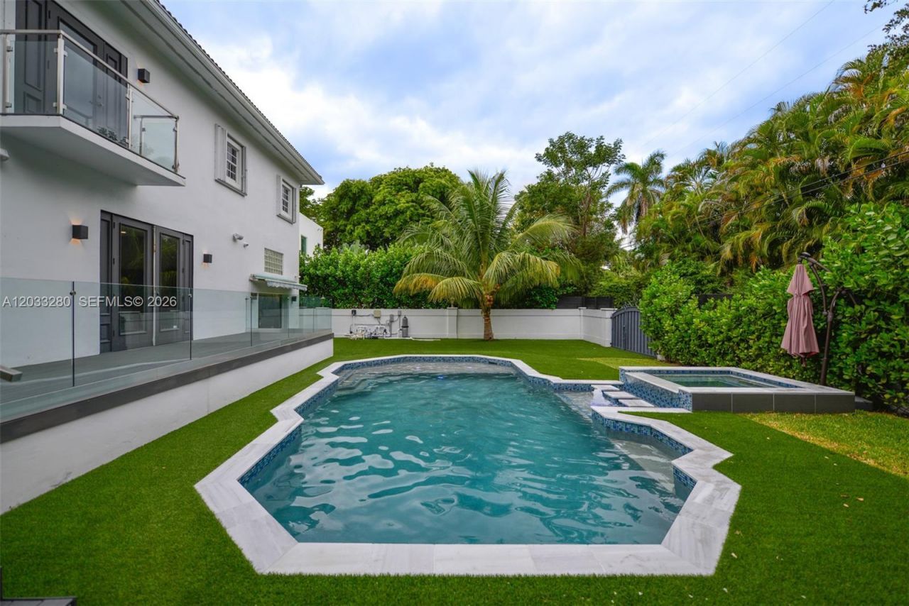1209 NE 96th St , Unit 1209, Miami Shores, FL 33138 Photo