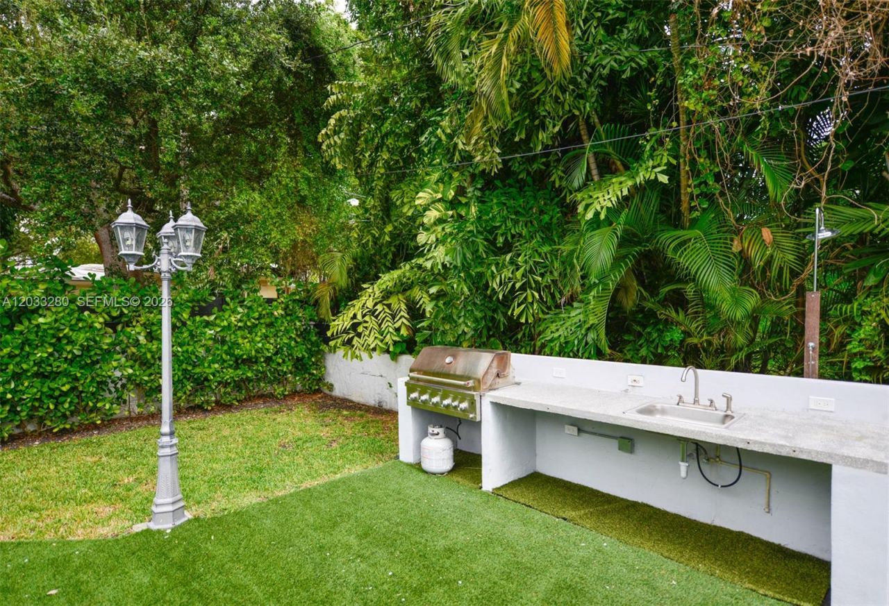 1209 NE 96th St , Unit 1209, Miami Shores, FL 33138 Photo