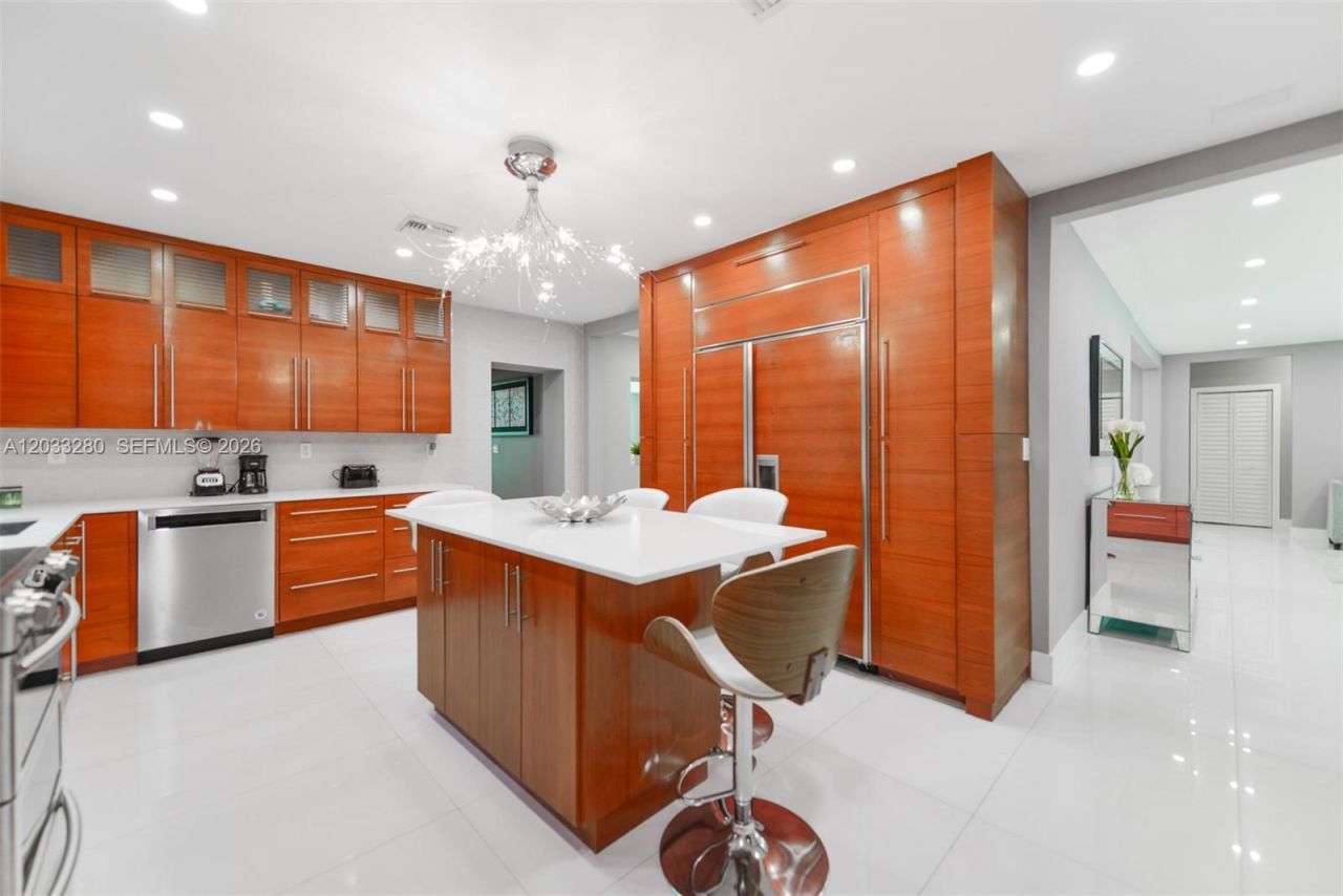 1209 NE 96th St , Unit 1209, Miami Shores, FL 33138 Photo