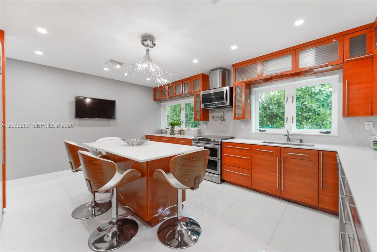 1209 NE 96th St , Unit 1209, Miami Shores, FL 33138 Photo