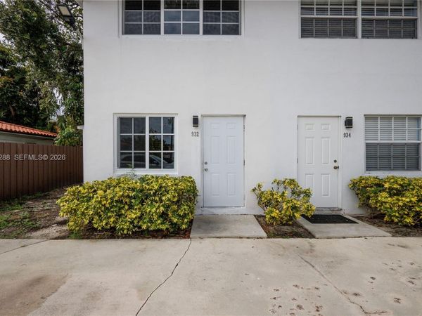 932 SW 6th St , Unit 5, Miami, FL 33130