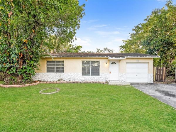 7820 SW 9th St , North Lauderdale, FL 33068