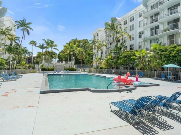482 NW 165th St Rd , Unit A-605, Miami, FL 33169