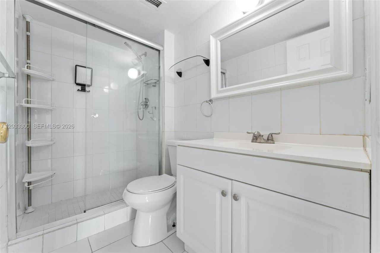 482 NW 165th St Rd , Unit A-605, Miami, FL 33169 Photo