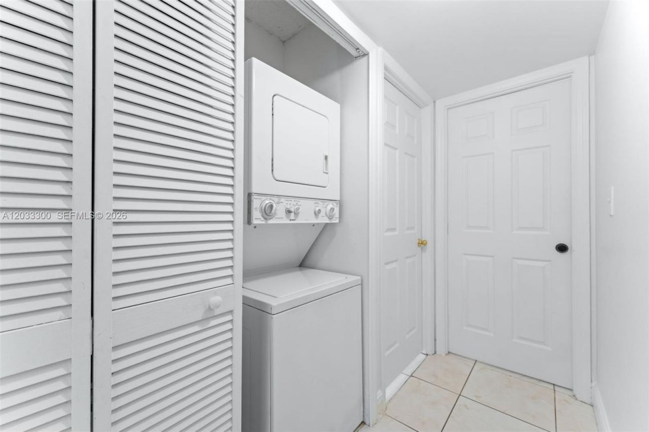 482 NW 165th St Rd , Unit A-605, Miami, FL 33169 Photo