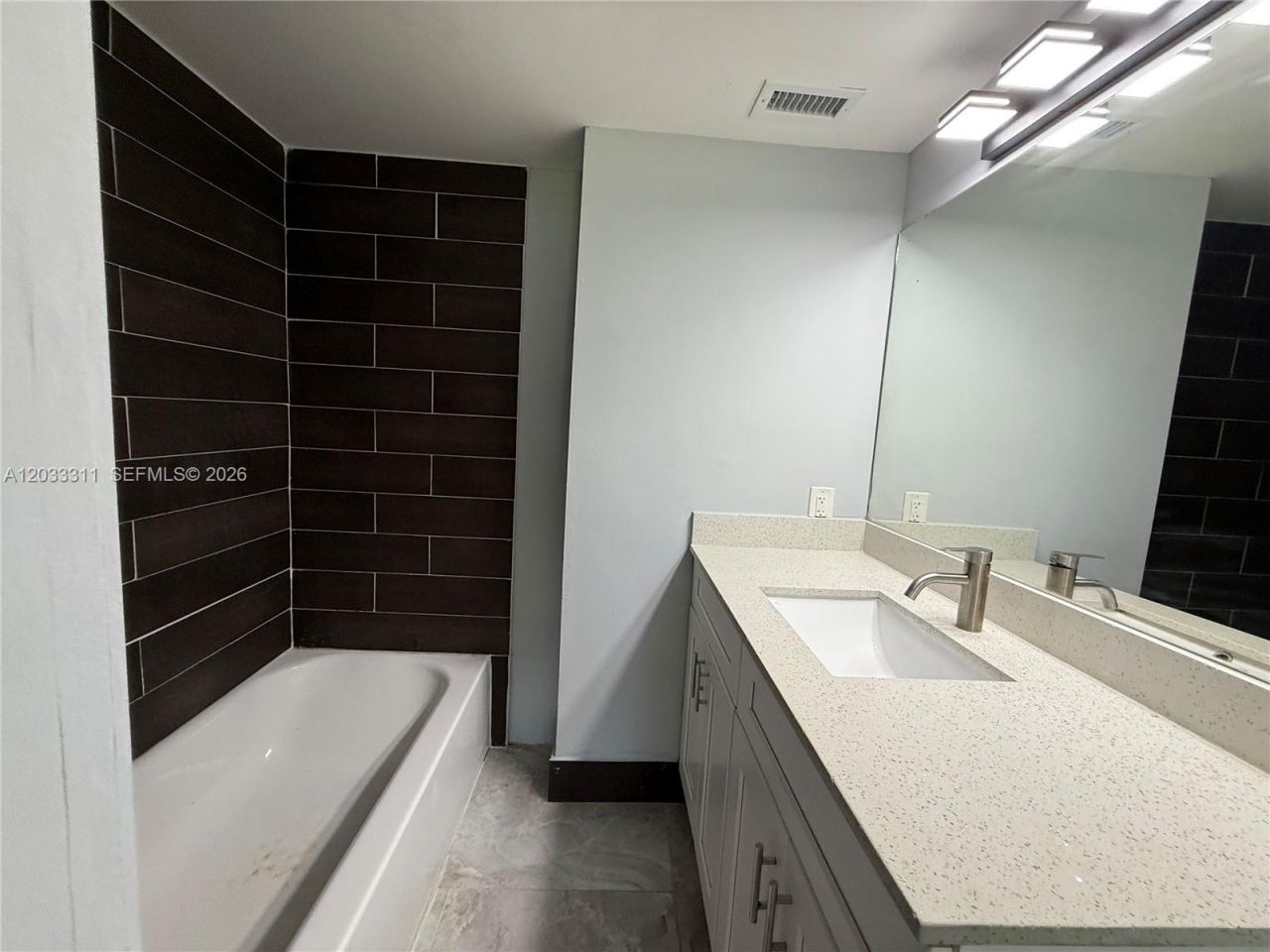 4885 Lake Arjaro Dr, Unit 4869, West Palm Beach, FL 33407 Photo