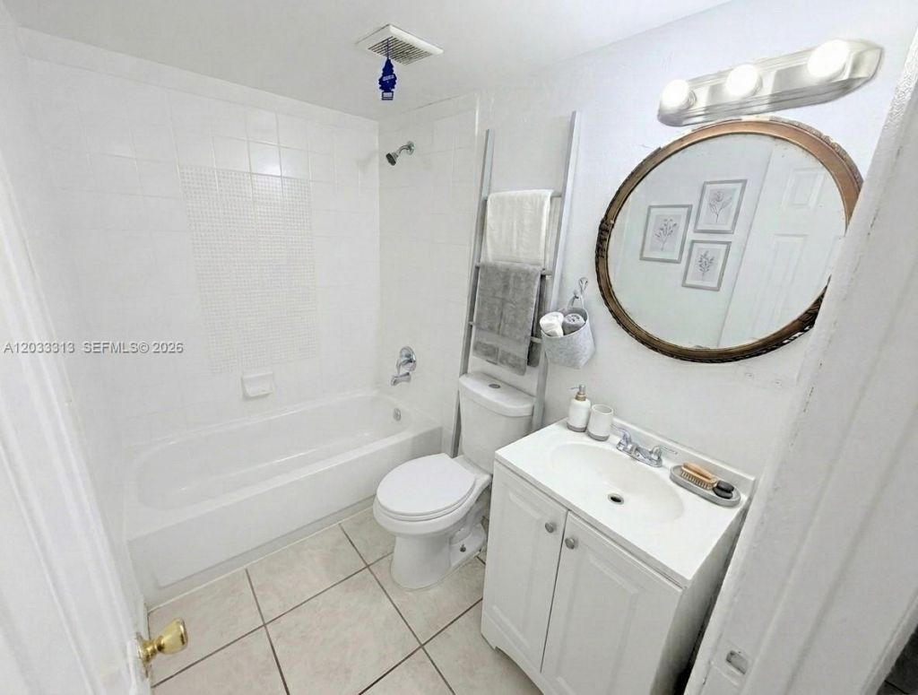 4160 NW 21st St, Unit 124D, Lauderhill, FL 33313 Photo